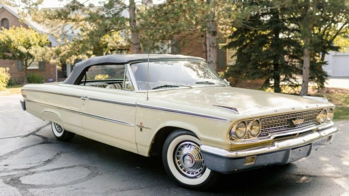 1963-Ford-Galaxie-500XL-
