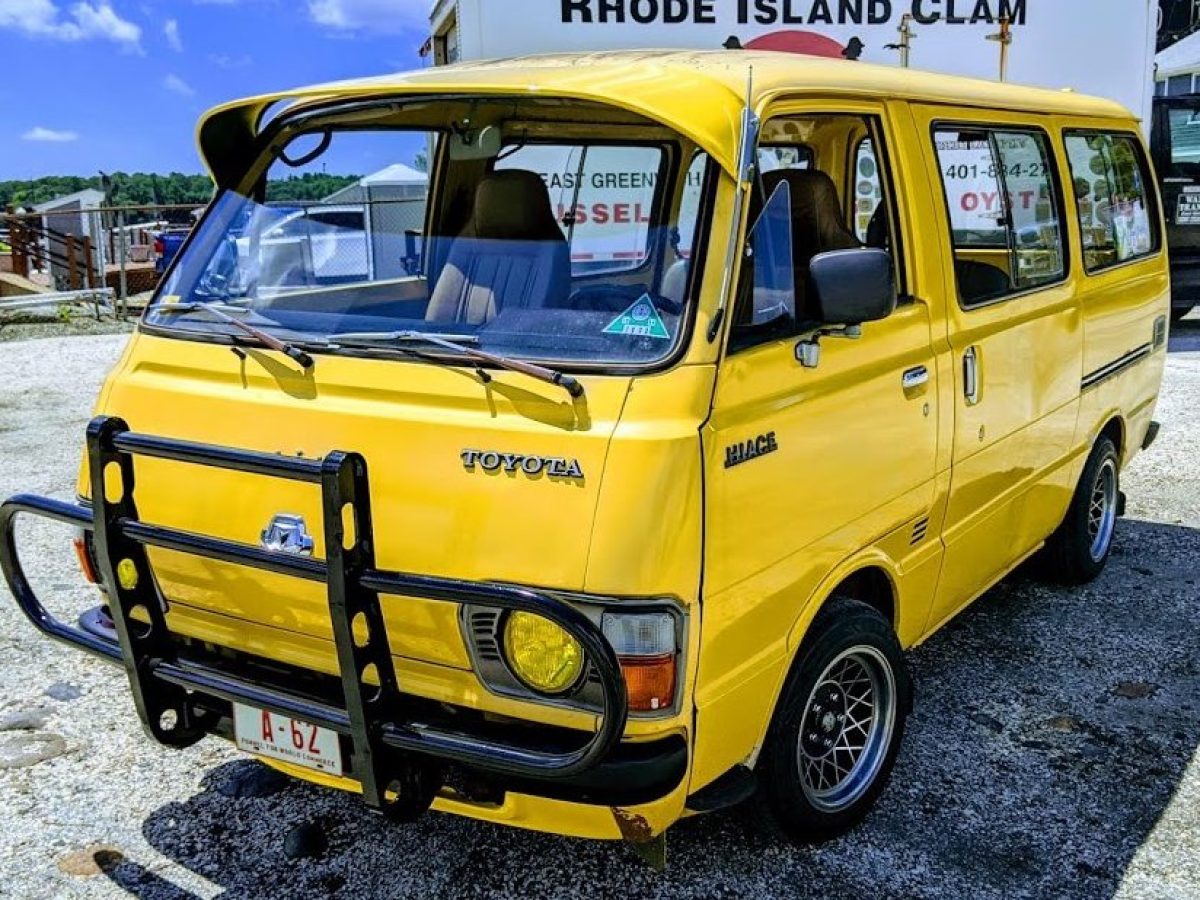 『VAN OLD YELLOW 28.5』 BF Exclusive: Jeff's 1981 Toyota HiAce Van Project | Barn Finds