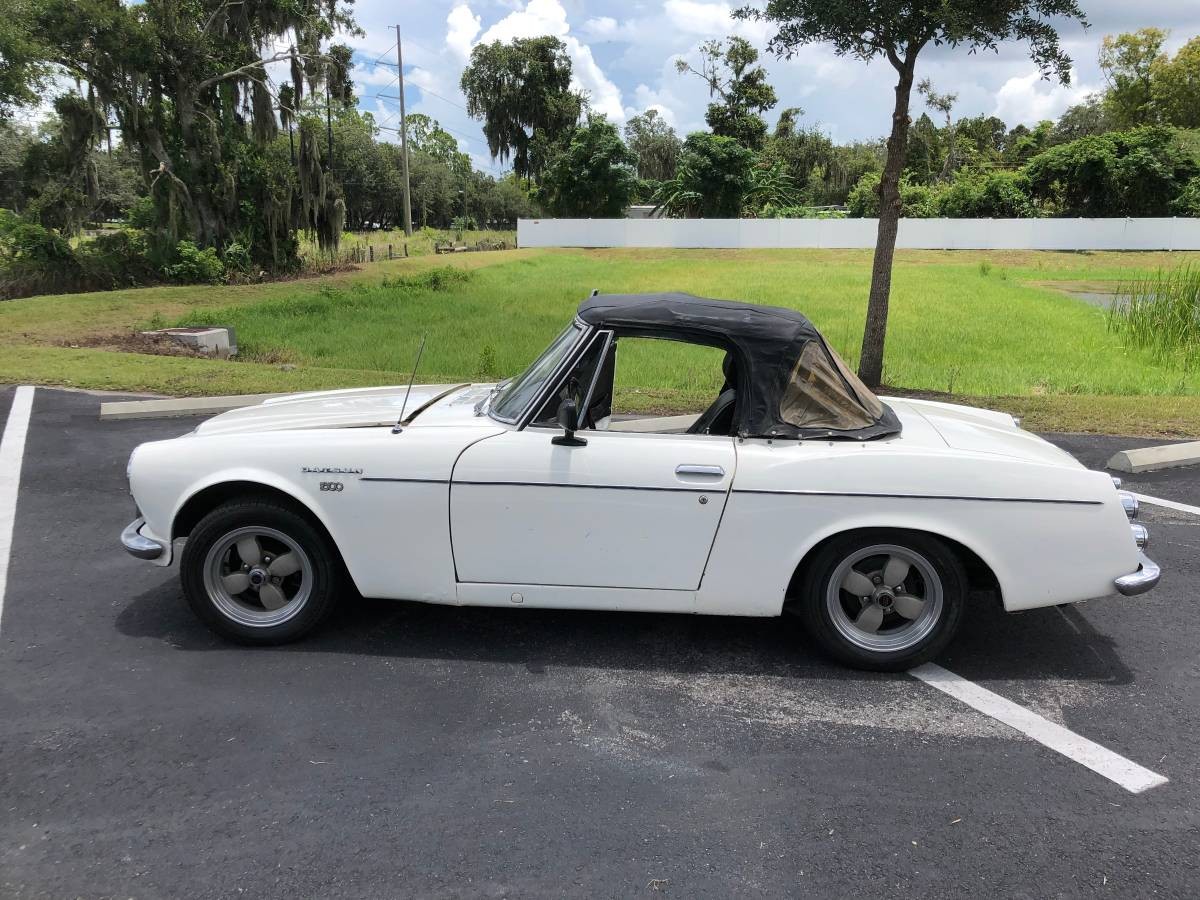 1969 Datsun 1600 Side Profile | Barn Finds