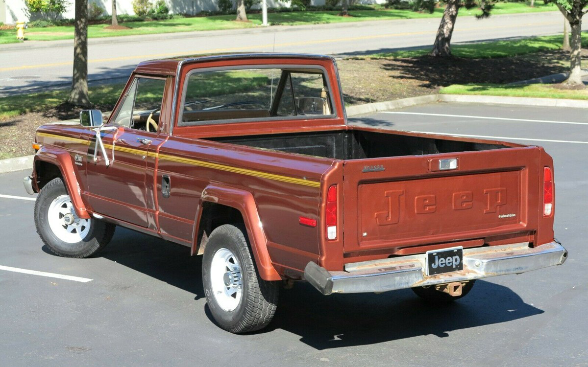 091020 1982 Jeep J10 pickup 3 Barn Finds