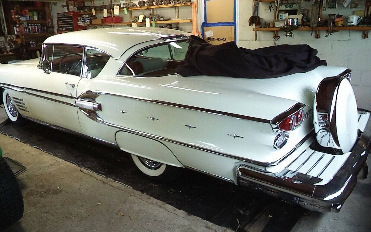 Big Continental Kit: 1958 Pontiac Bonneville