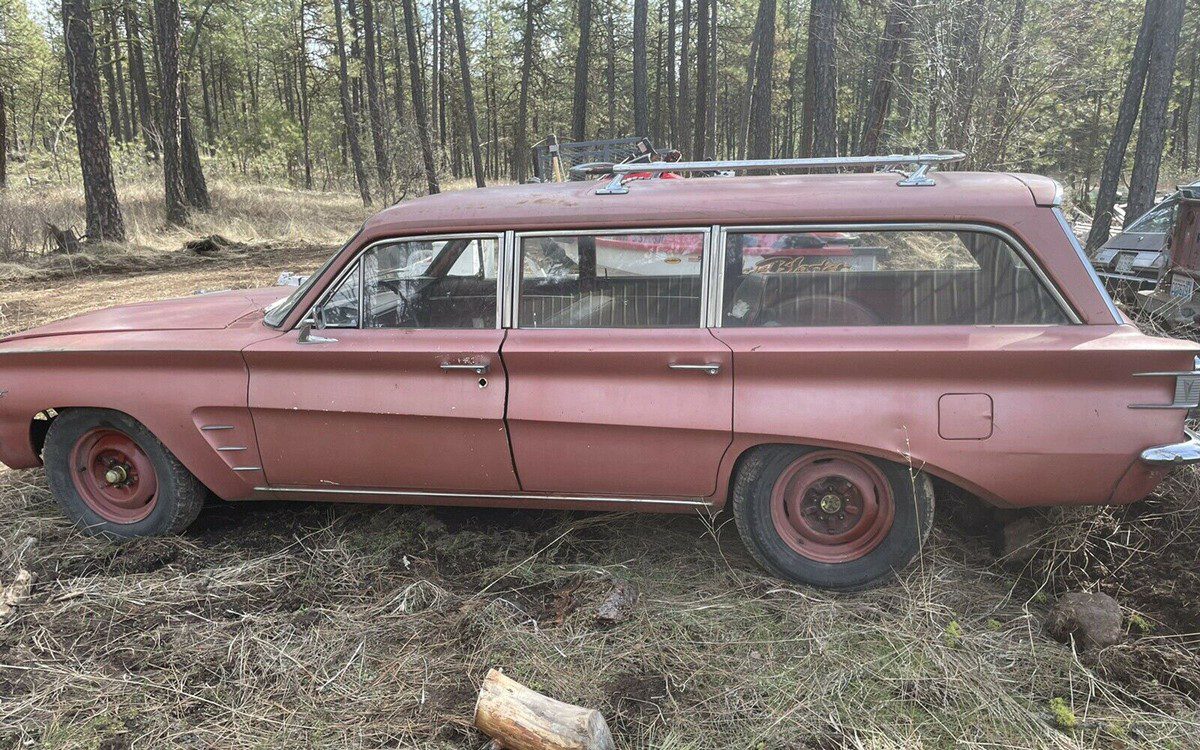 033121 1961 Pontiac Tempest Wagon 3 Barn Finds