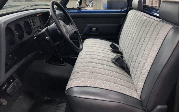 1993 Dodge Ram Interior