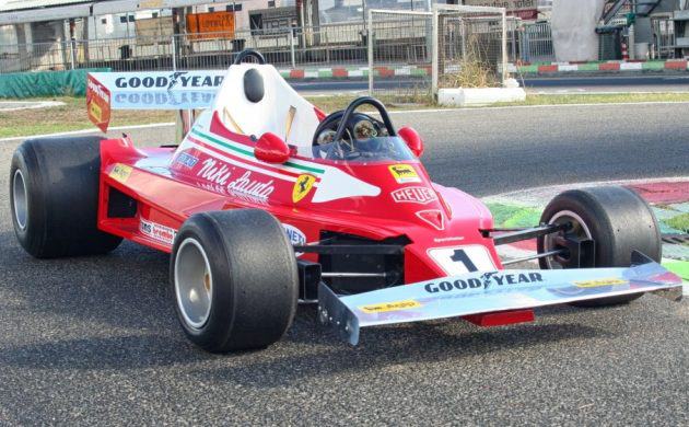 Formule 1 Ferrari Stock Photos - 17,419 Images