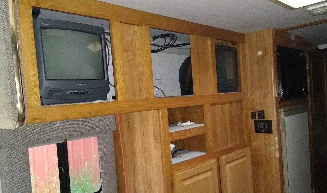 ford motorhome tv Barn Finds