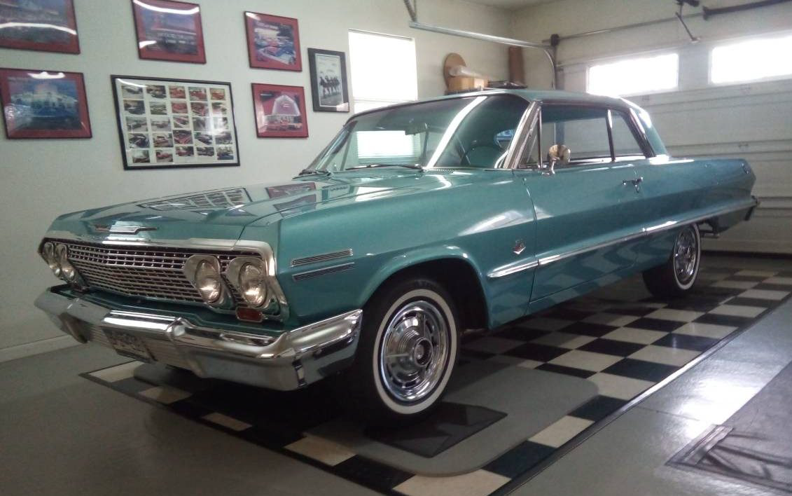This 1961 Chevrolet Impala Convertible Is Aqua Awesome