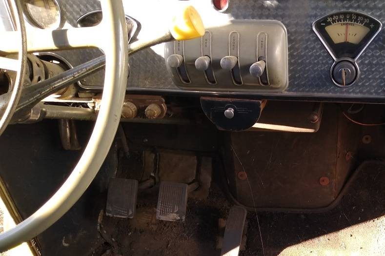 1937 Cord 812 Photo 4 | Barn Finds