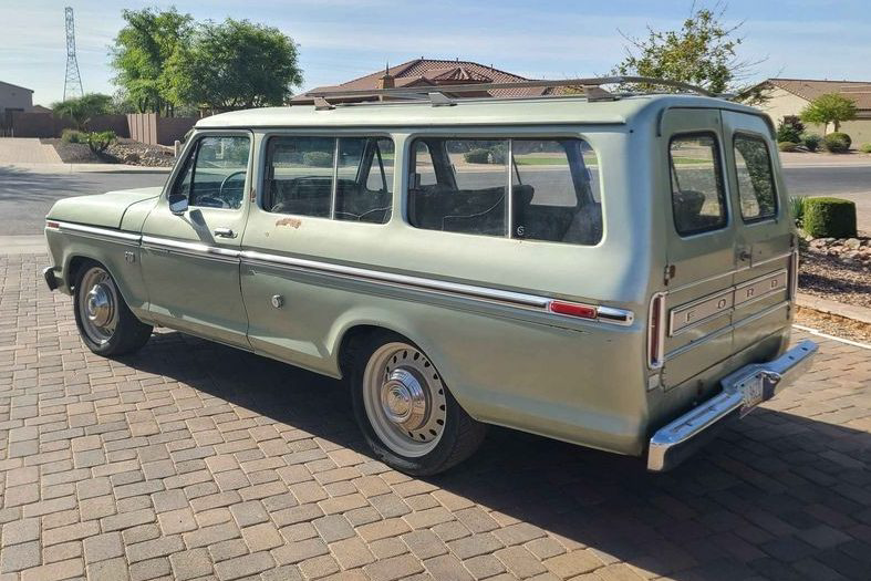 1976 Ford B100 Photo 2 | Barn Finds