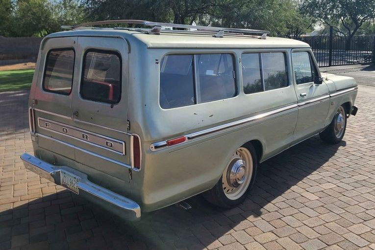 1976 Ford B100 Photo 5 | Barn Finds