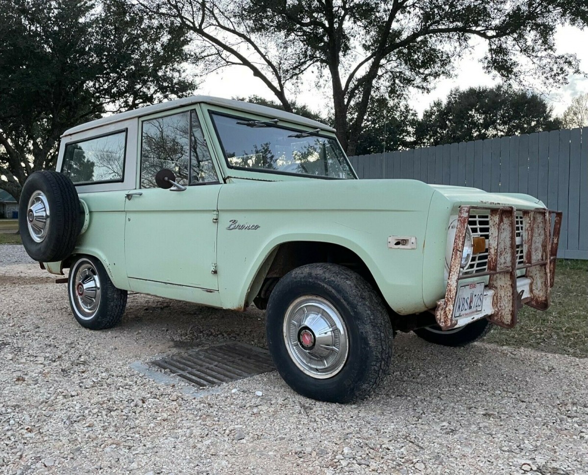 Original Winter Green Paint 1972 Ford Bronco 302 Barn Finds