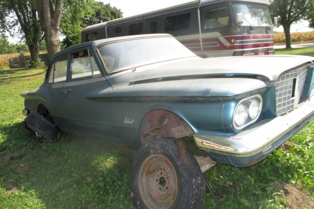 1961 Plymouth Valiant 5 Barn Finds