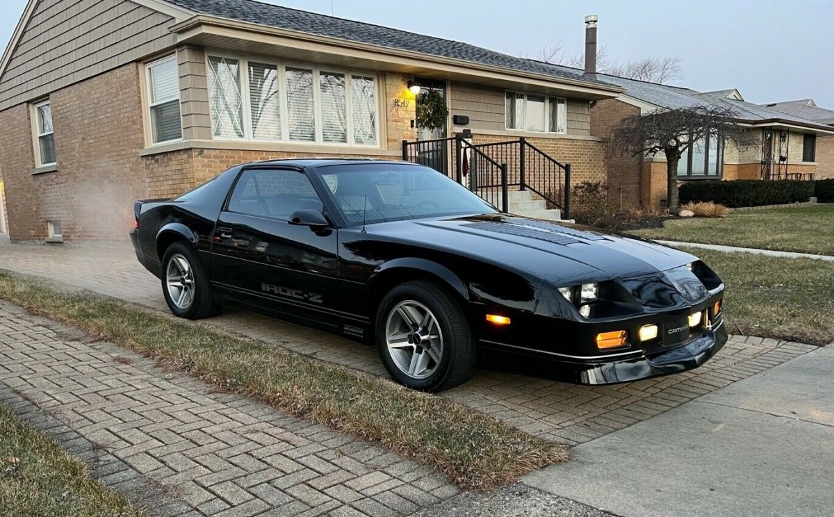 Fuel-Injected 350 V8: 1987 Chevrolet Camaro IROC-Z | Barn Finds