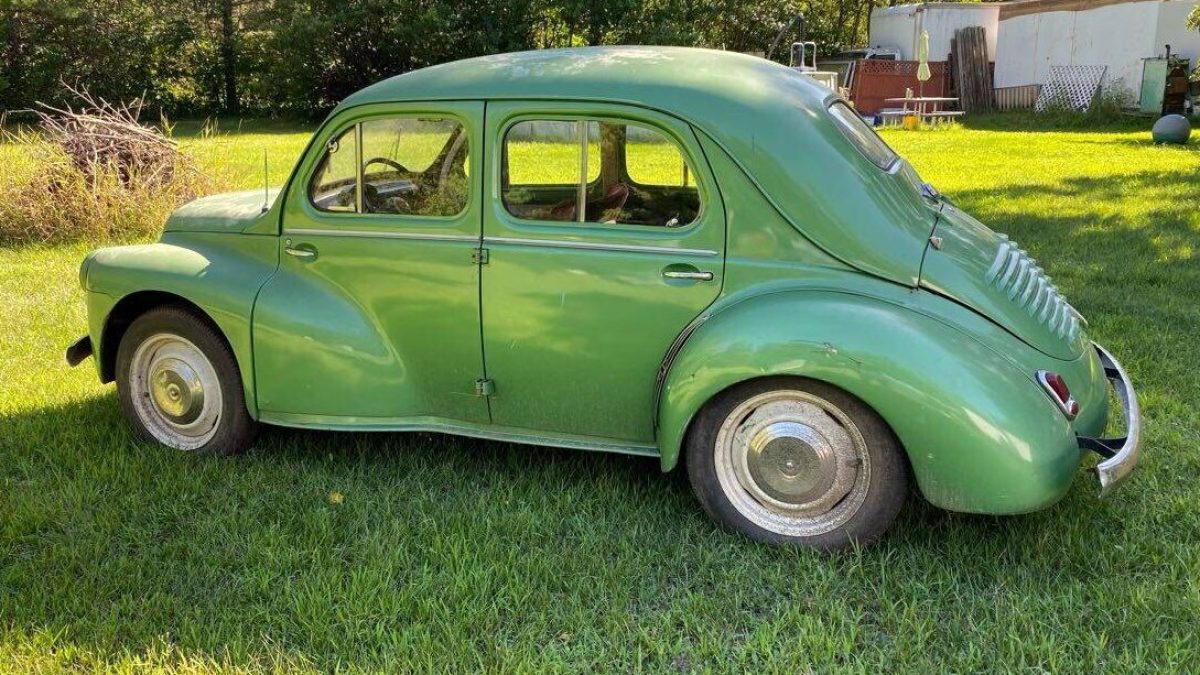 1960-Renault-4CV-Photo-1-