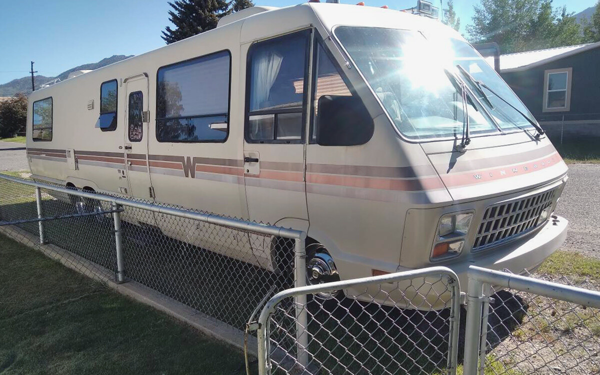 071422 1988 Winnebago Elandan 2 Barn Finds 3789