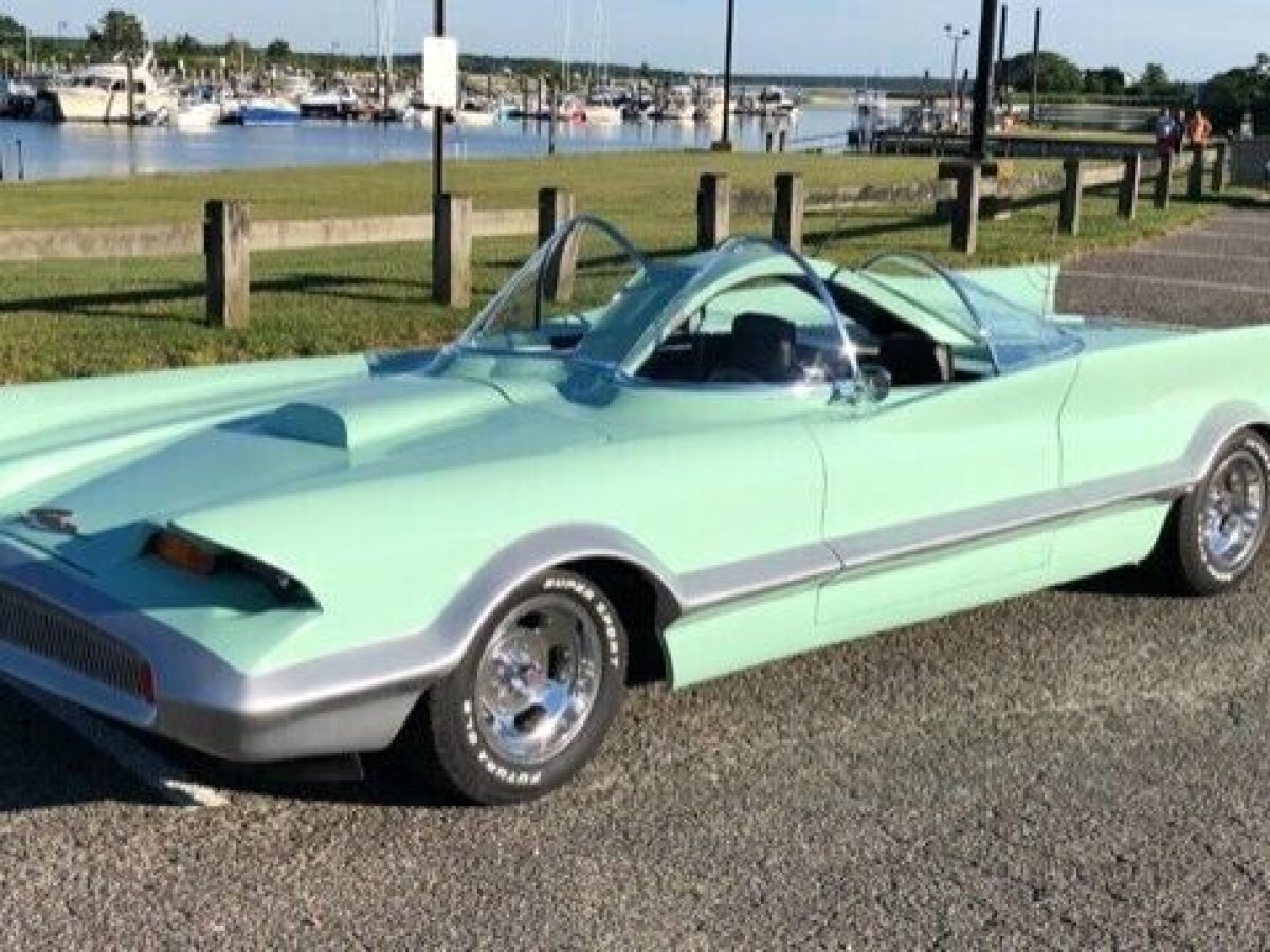 Concept Car Replica: 1955 Lincoln Futura | Barn Finds