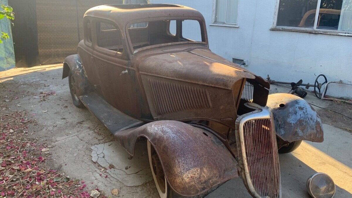 1934-Ford-Five-Window-1-