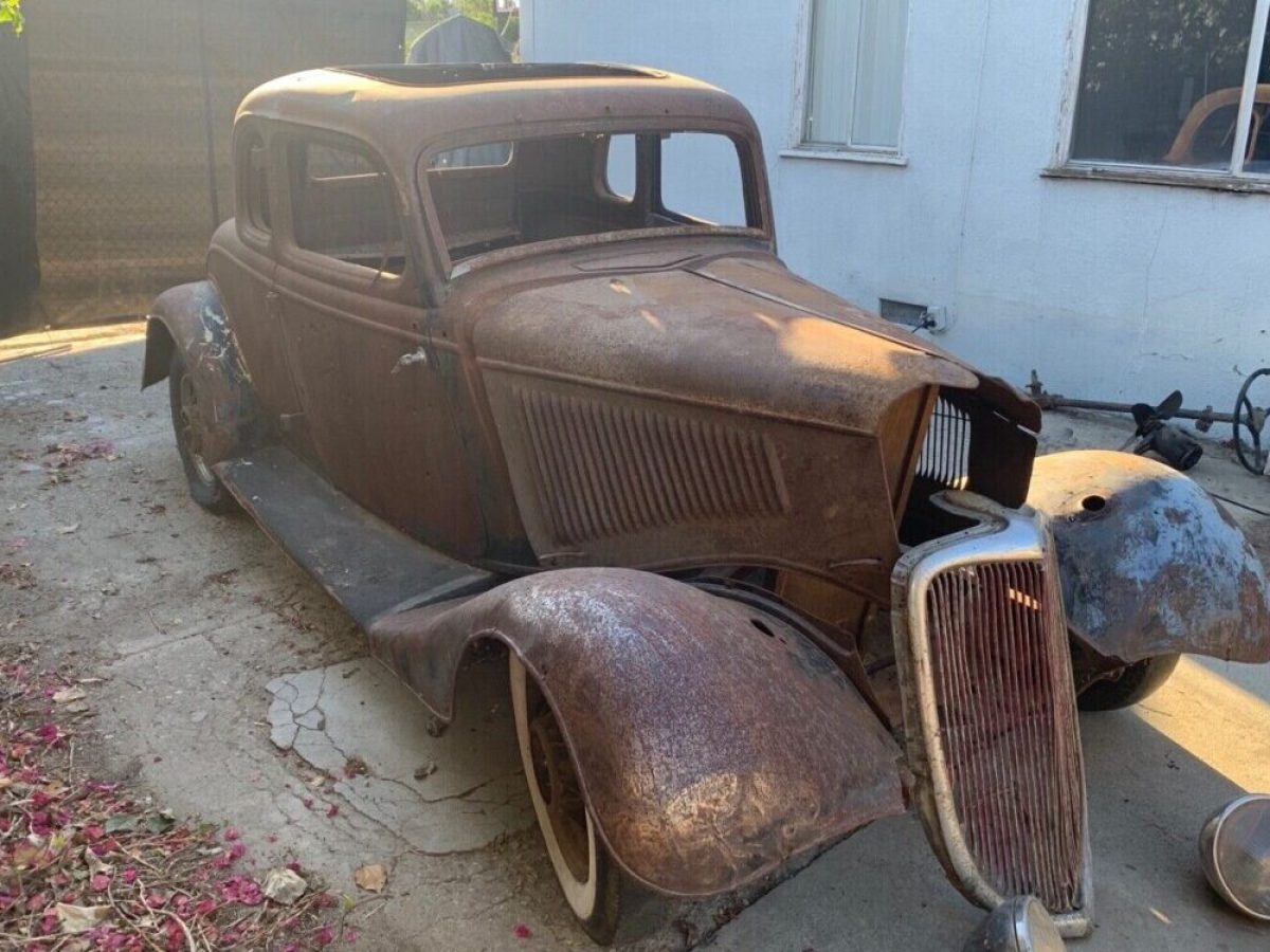 1934-Ford-Five-Window-1-