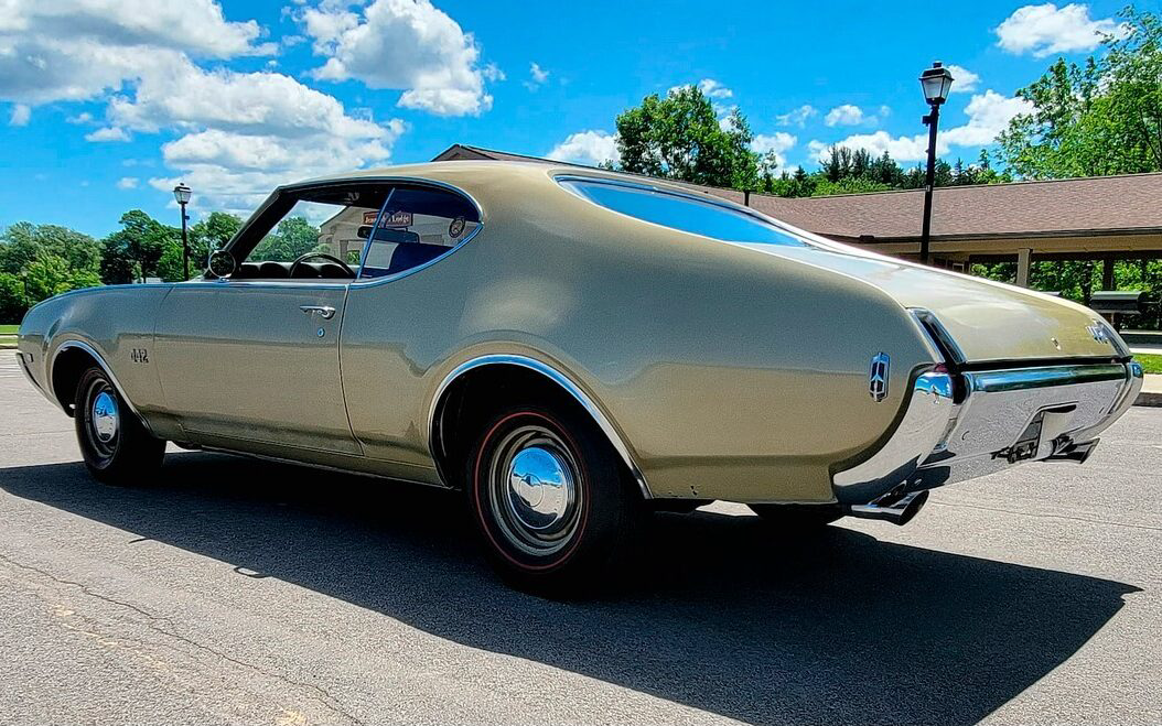 1969-Olds-Holiday-400-3 | Barn Finds