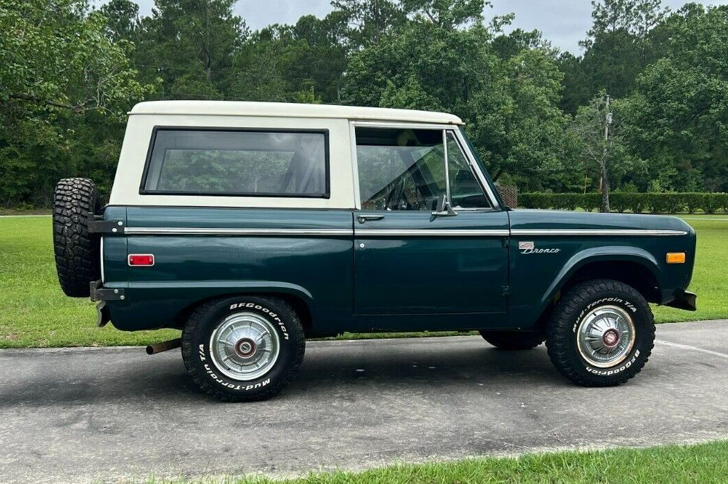 1972 Ford Bronco 2 Barn Finds