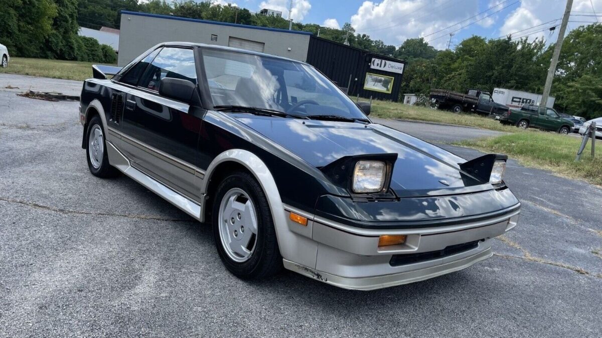 TOYOTA MR-2　プロトタイプツートン Mid-Engine Sports Car: 1986 Toyota MR2 | Barn Finds