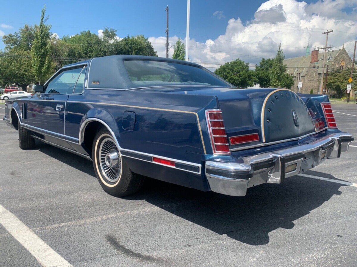 1979 Lincoln Continental Mk V rear view | Barn Finds