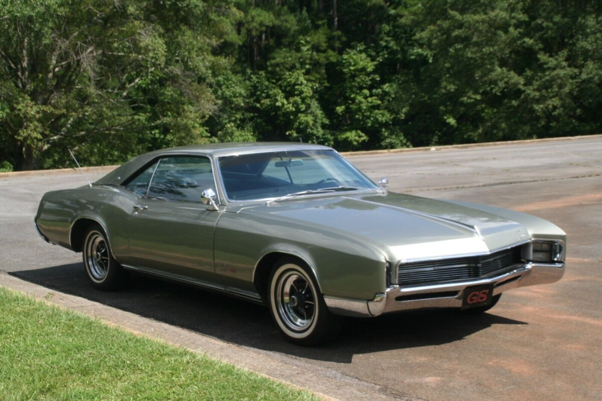 Sensationally Sleek: 1967 Buick Riviera GS | Barn Finds