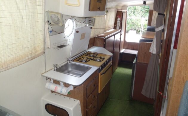 travel trailer houseboat