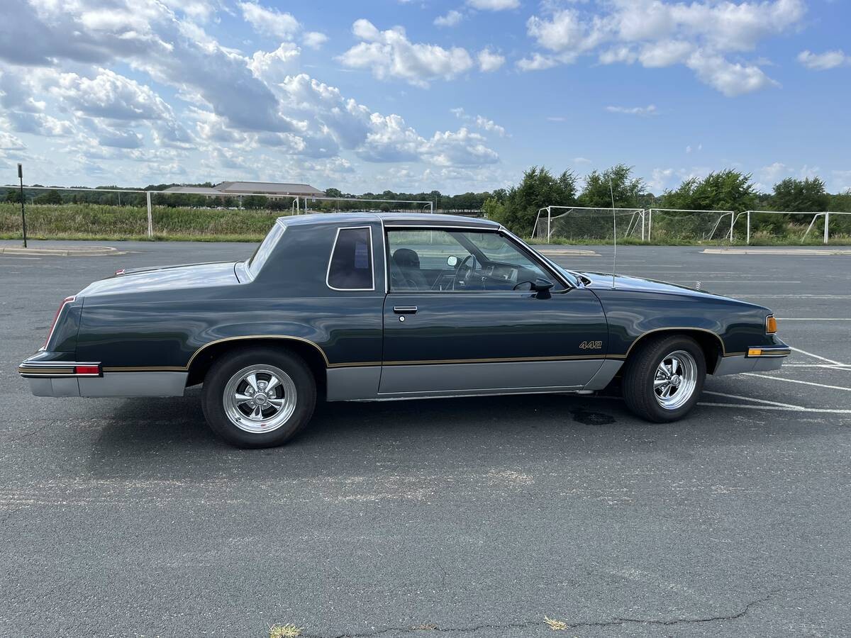 1987 Oldsmobile 442 Photo 2 Barn Finds