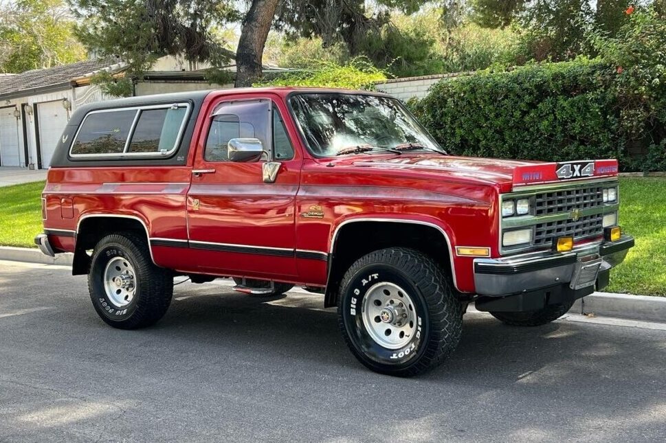 1989 Chevrolet K5 Blazer 2 Barn Finds