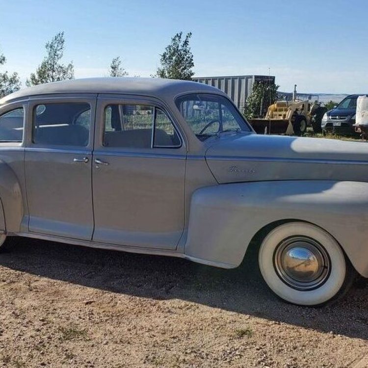 Original Survivor: 1947 Lincoln Zephyr Sedan | Barn Finds