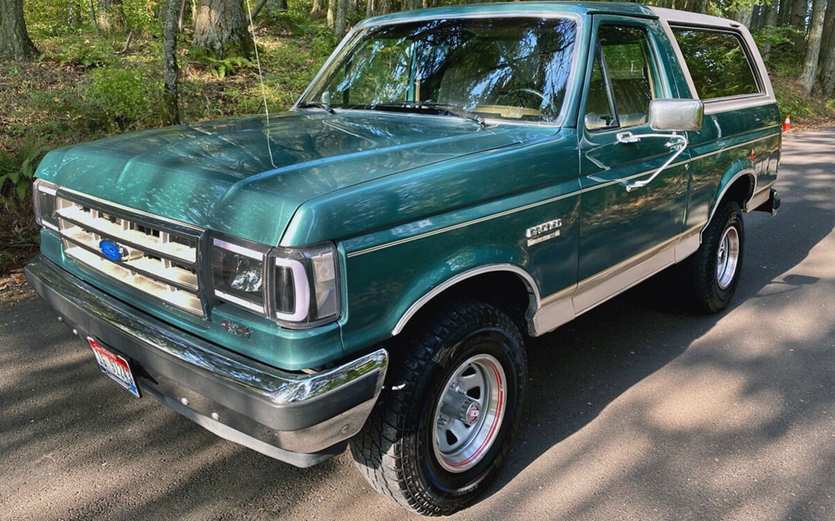 110922 – 1988 Ford Bronco Eddie Bauer – 2 