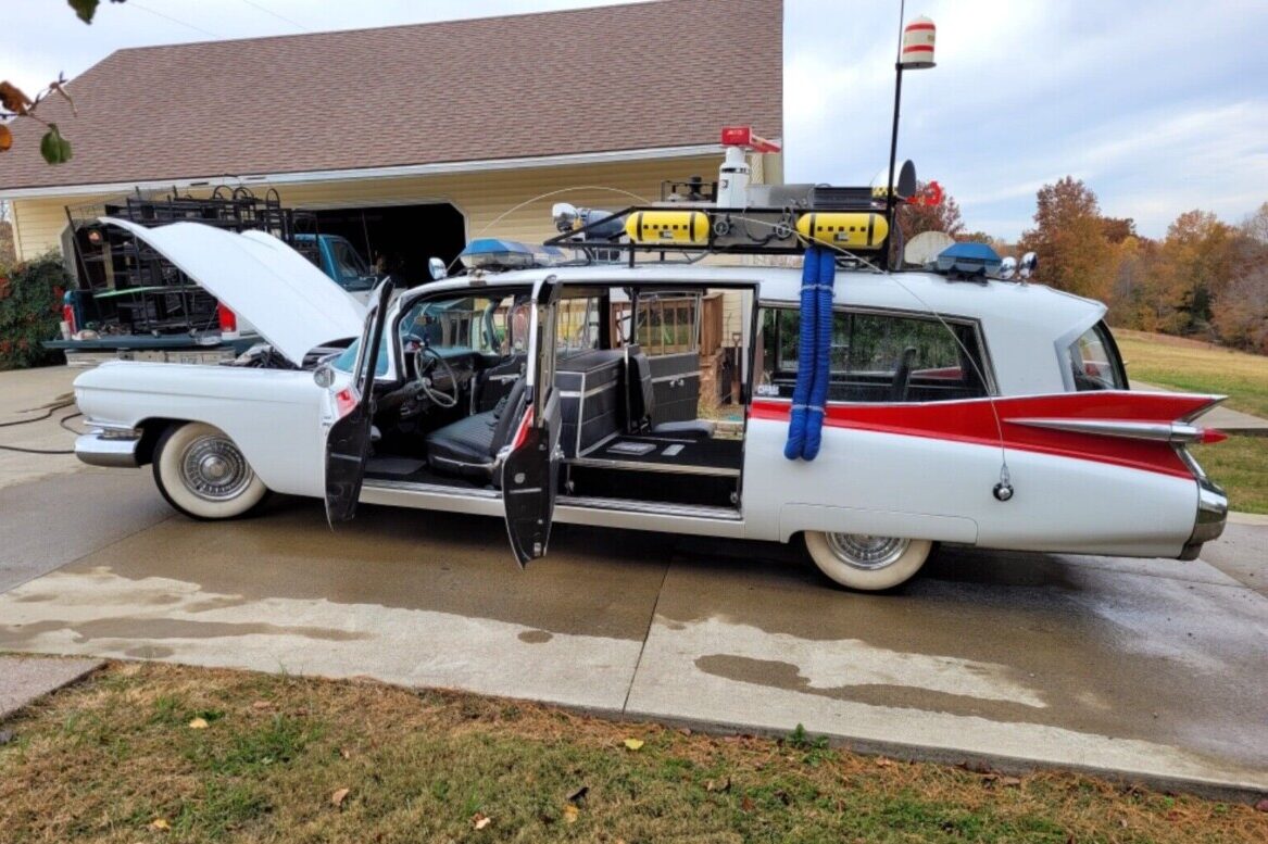 Cadillac ecto 1