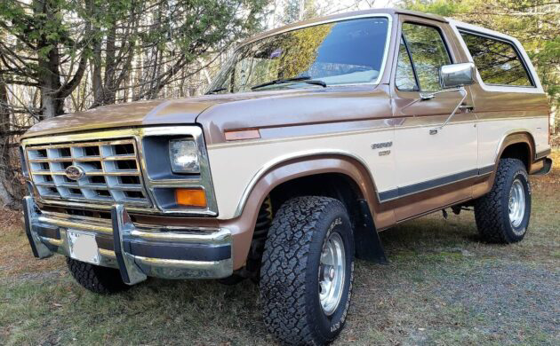 Not my Bronco on Craigslist, Has an awesome paint job and I can't buy it  but I hope someone finds this thing who will really love it. : r/FordBronco