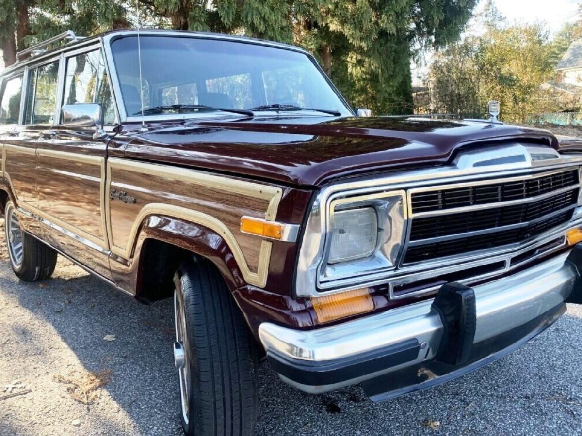 1989-Grand-Wagoneer-1-
