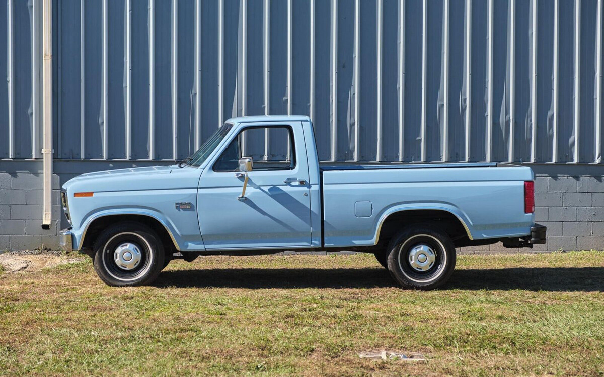 011023 – 1986 Ford F-150 XL Short Bed – 7 | Barn Finds