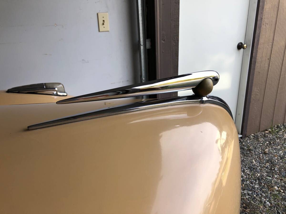 zephyr hood orn Barn Finds