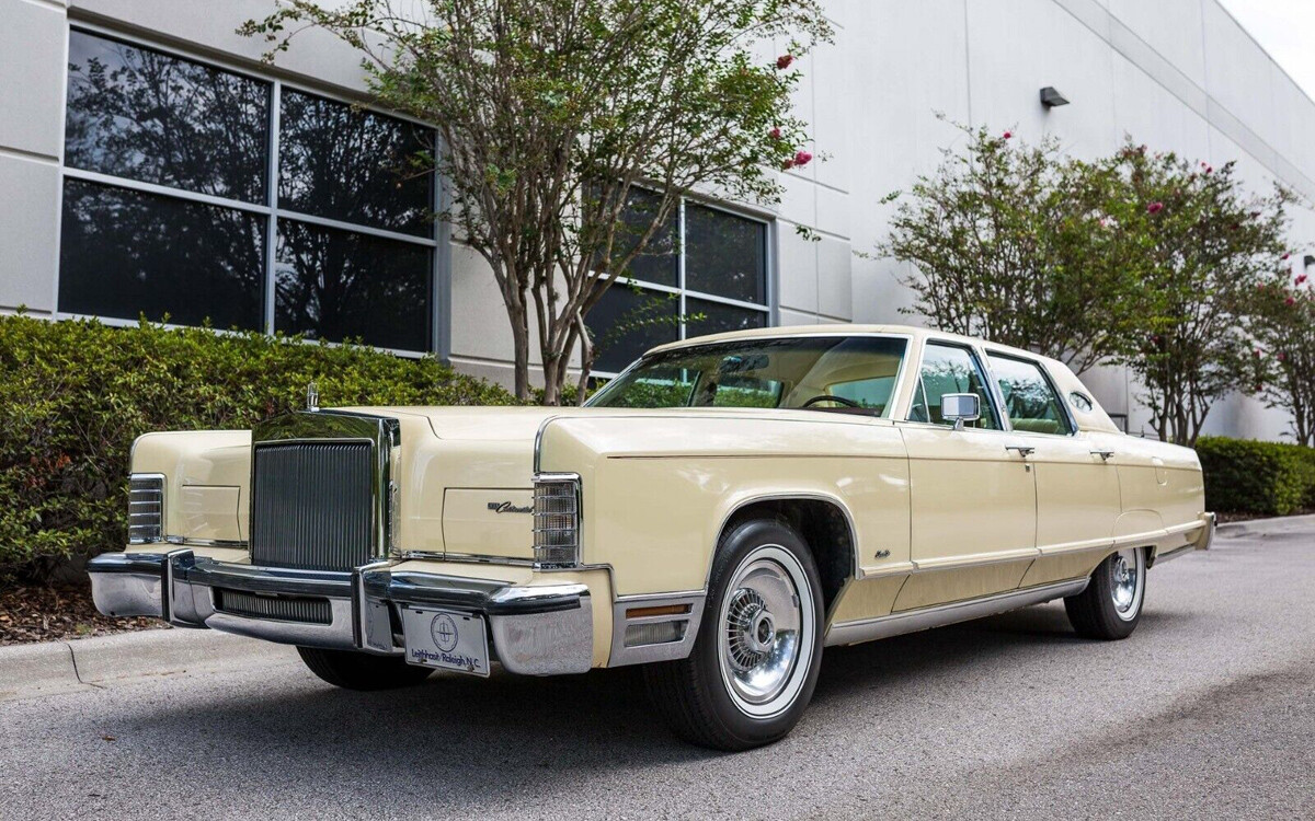 022223 1977 Lincoln Continental Town Car 2 Barn Finds 5245