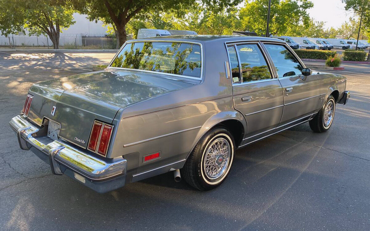 022423 1986 Oldsmobile Cutlass Supreme Brougham 3 Barn Finds