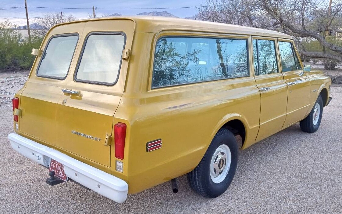 1972 Chevrolet Suburban Rear Barn Finds