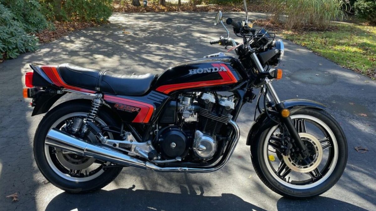 1982-Honda-CB900F-1-