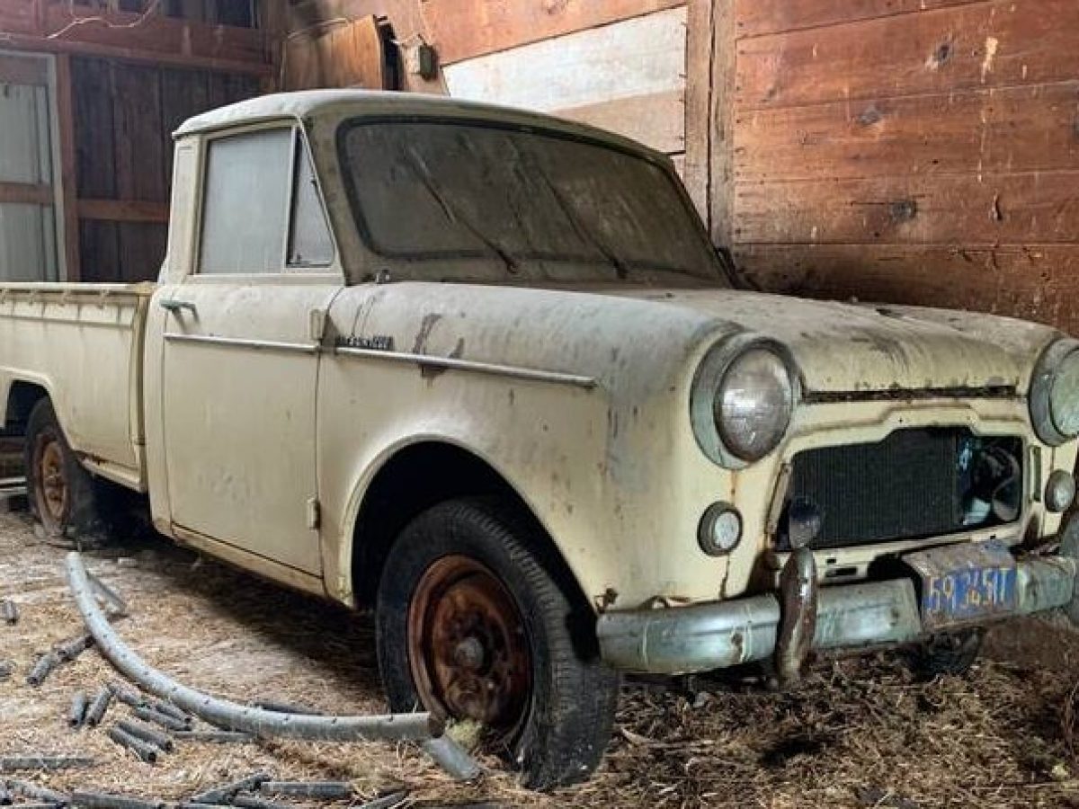 Original Owner: 1960 Datsun PLG221 Pickup | Barn Finds