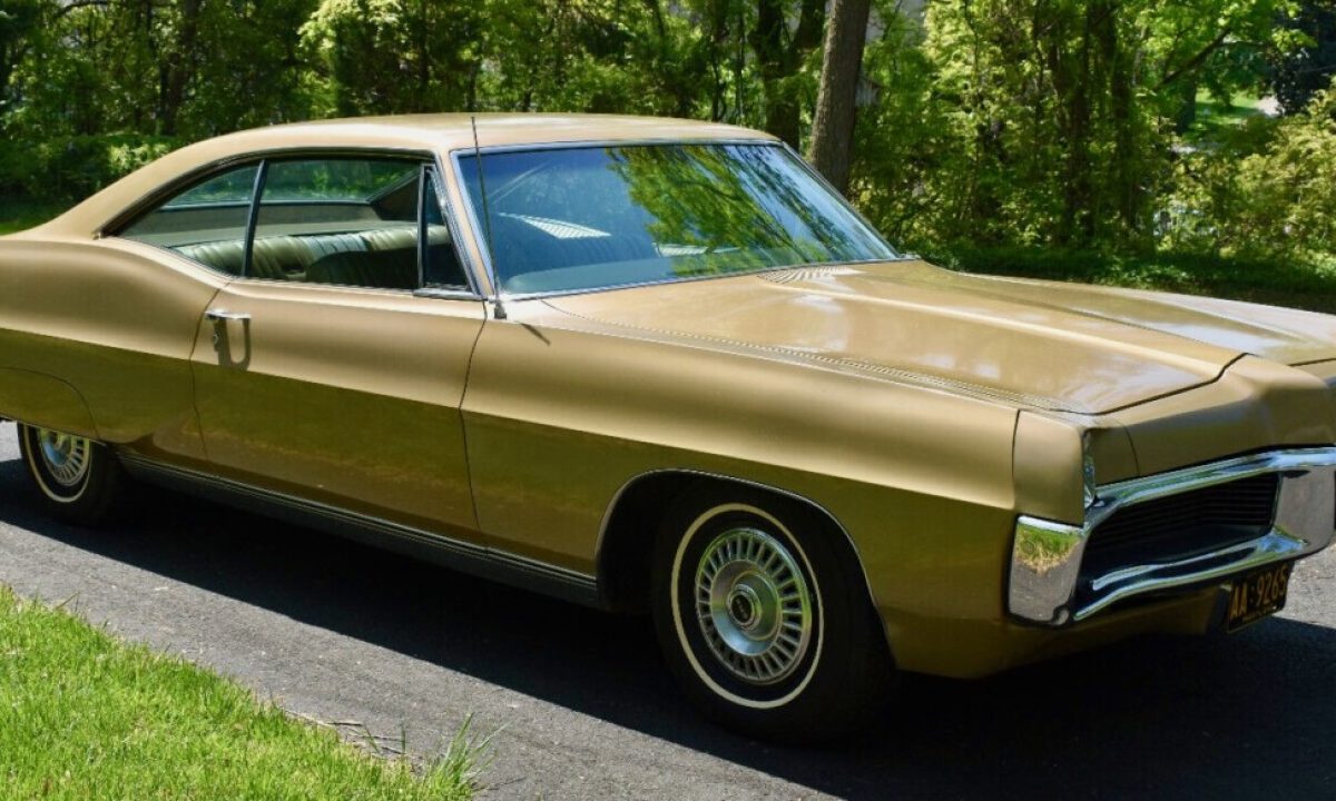 1967-Pontiac-Bonneville-