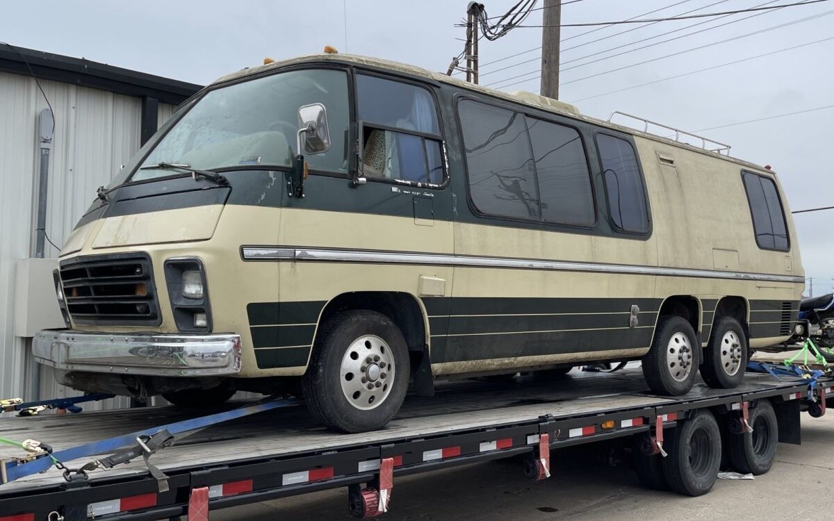1976 GMC Motorhome Barn Finds