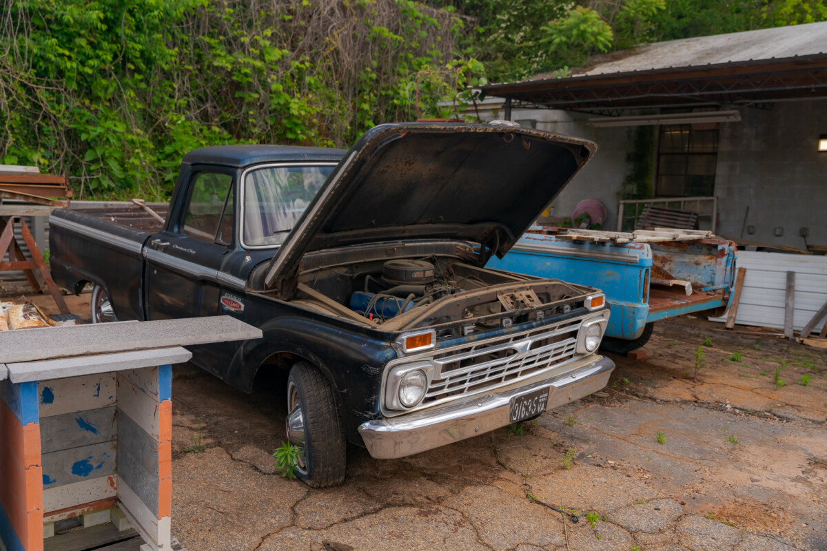 1966 Ford F100 Custom Cab 08 Barn Finds