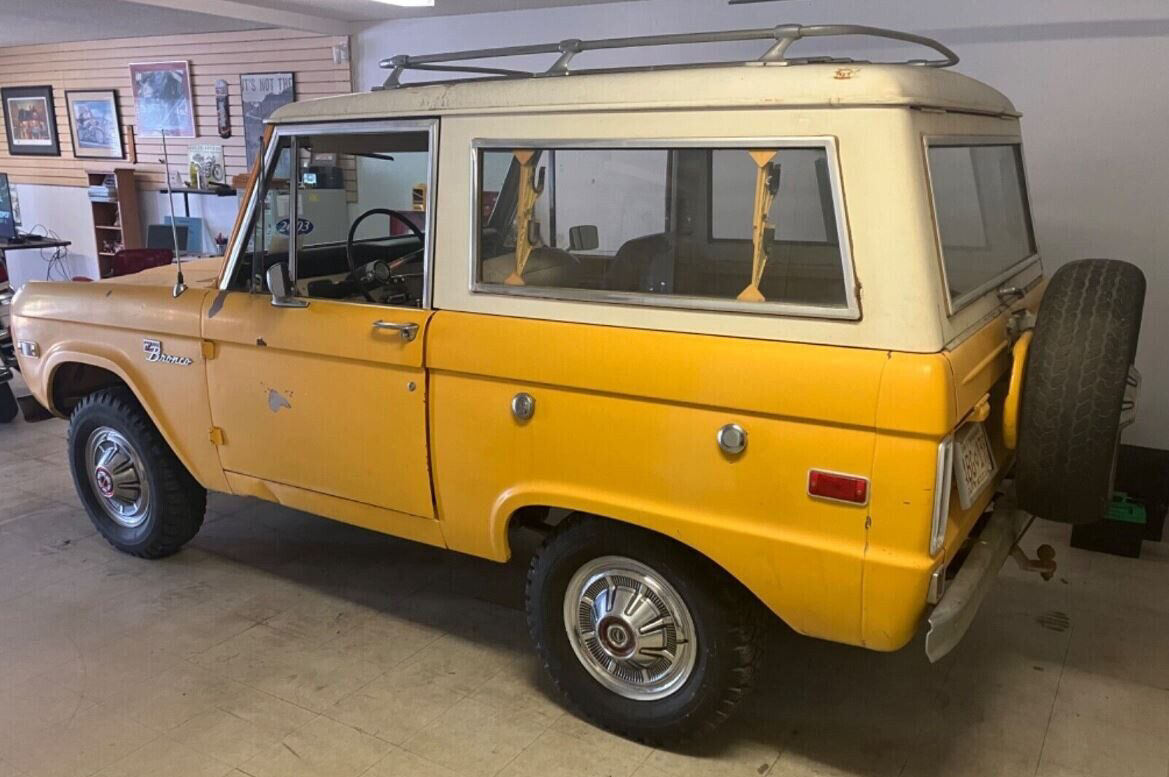 1972 Ford Bronco 2 Barn Finds