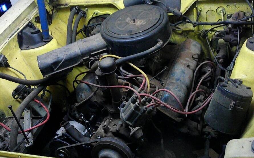 1976 Gremlin engine Barn Finds