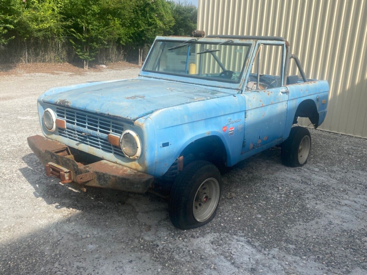 1972 Bronco Drivers Front Barn Finds