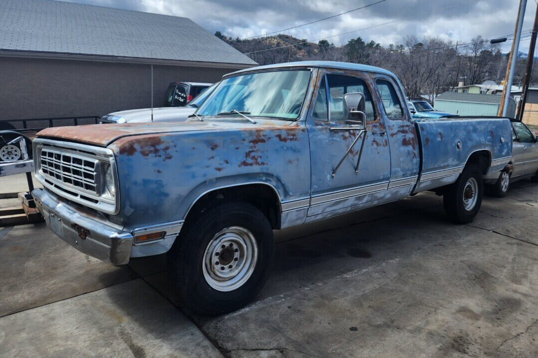 1976 Dodge 2500 4×4 Pickup 02 | Barn Finds