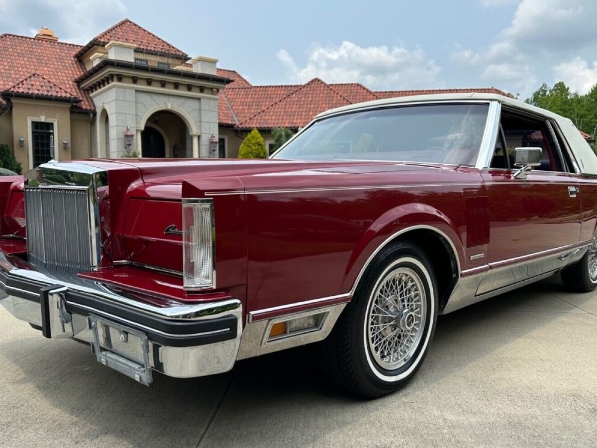 1983-Lincoln-Continental-Mark-