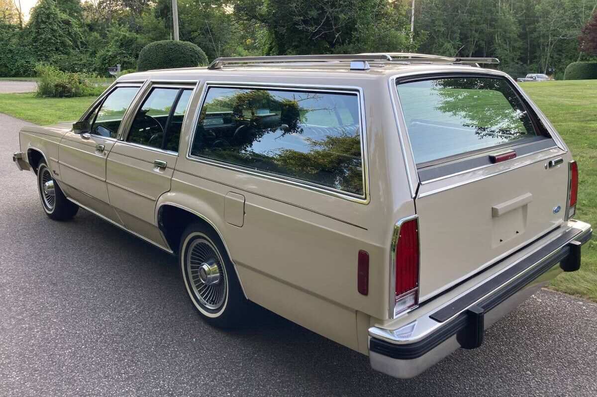 1986 Ford Crown Victoria Station Wagon 5 | Barn Finds